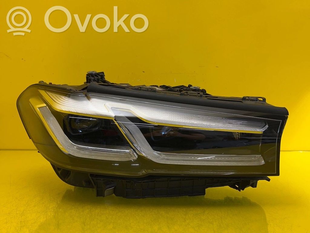 BMW 5 G30 G31 G38 Lampa przednia 