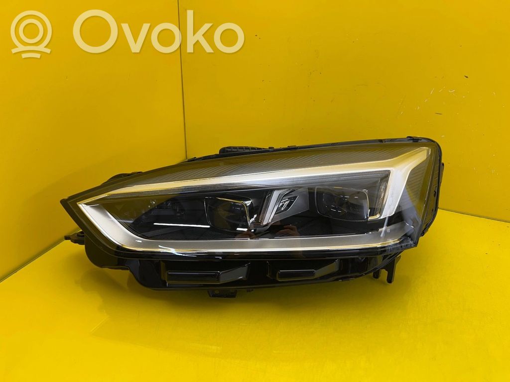 Audi A5 Headlight/headlamp 