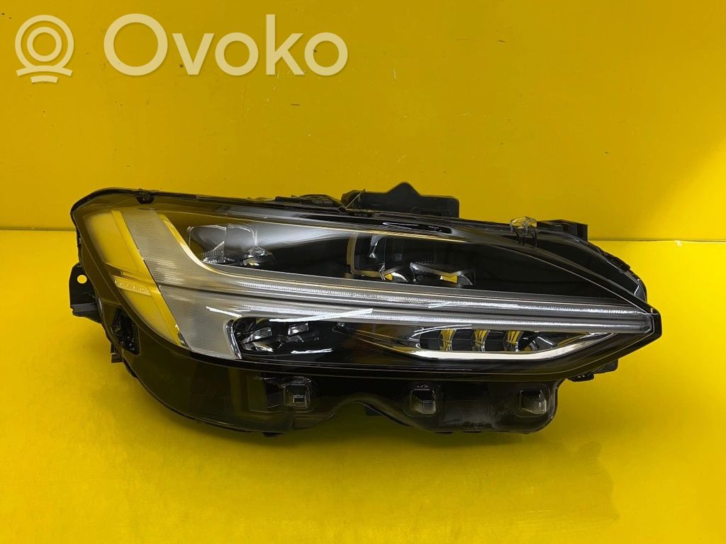 Volvo S90, V90 Etu-/Ajovalo 