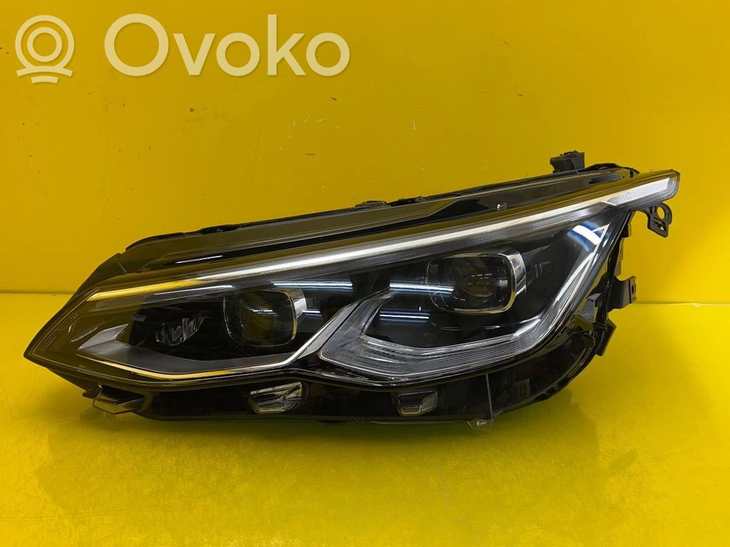 Volkswagen Golf VIII Lampa przednia 