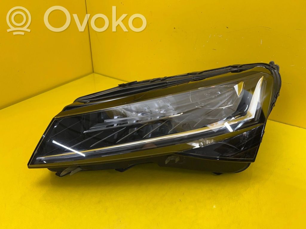 Skoda Superb B8 (3V) Lampa przednia 