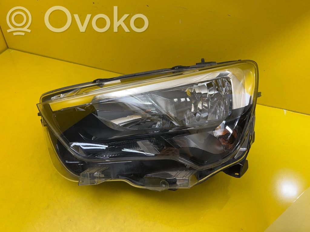 Opel Combo E Priekinis žibintas 