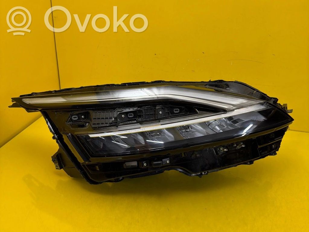 Nissan Qashqai J12 Lampa przednia 