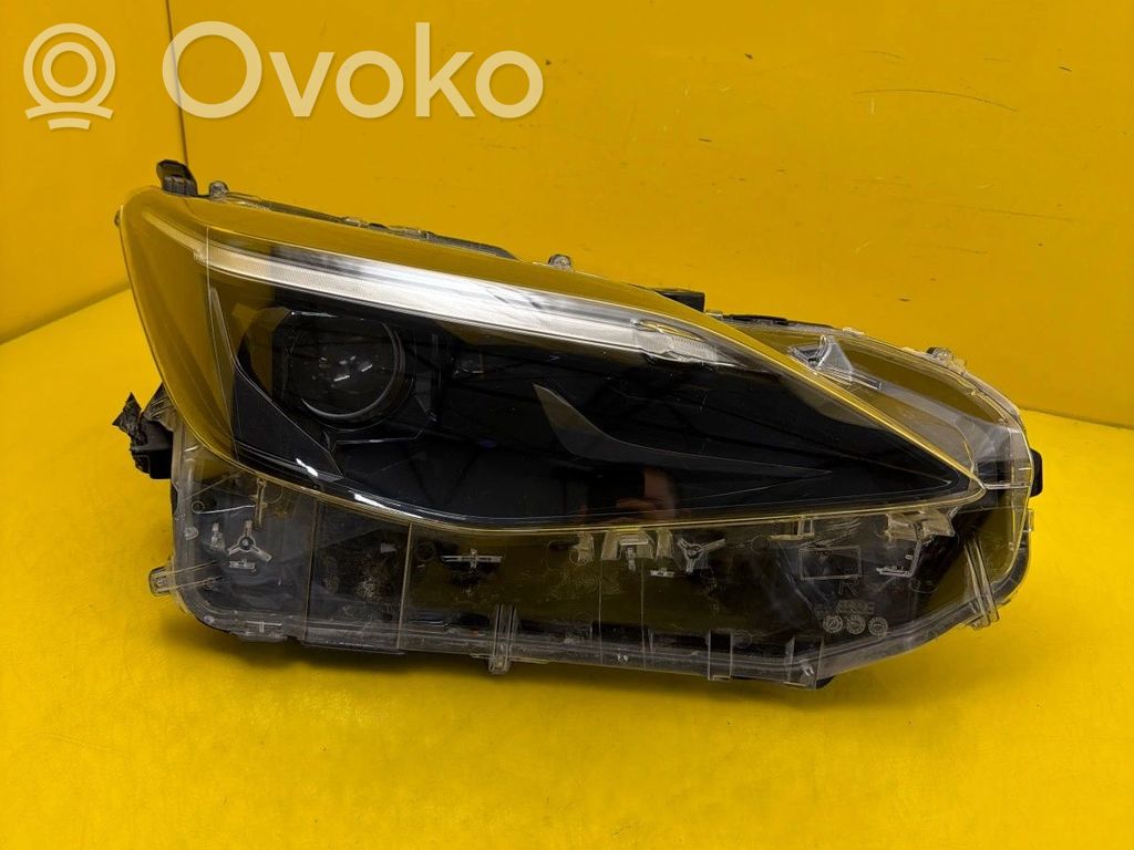 Toyota Yaris Cross Lampa przednia 