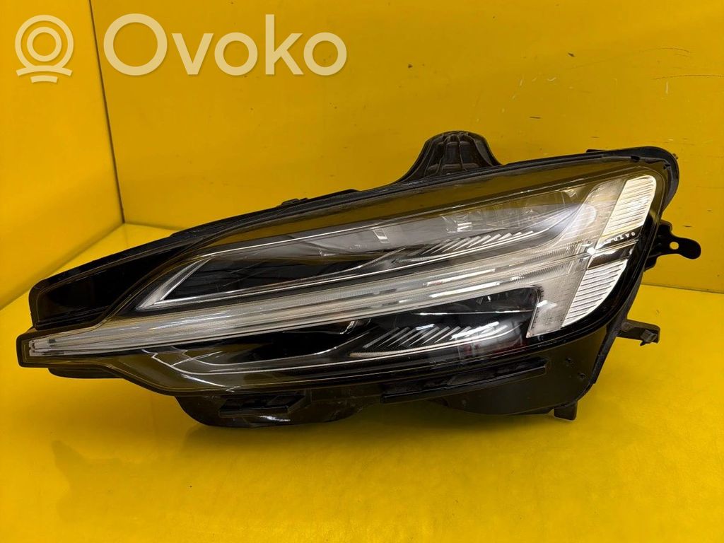 Volvo S60 Lampa przednia 