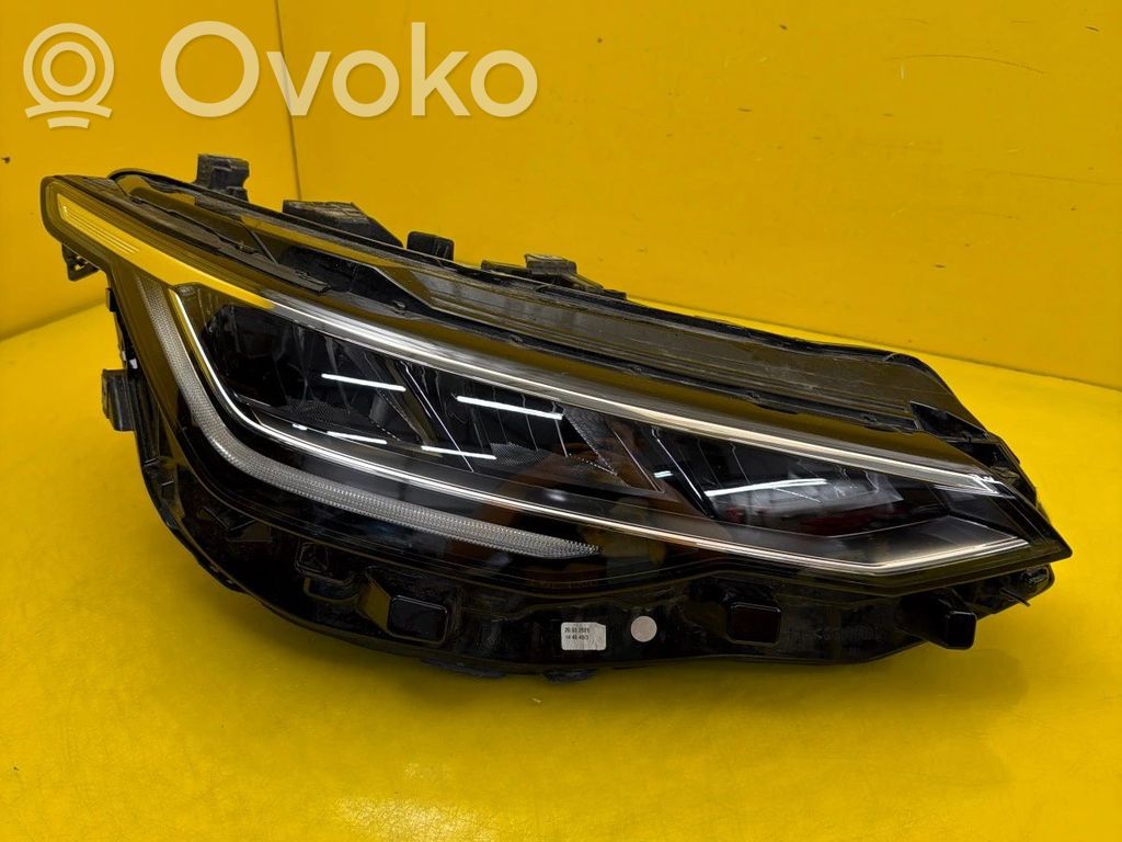 Volkswagen Golf VIII Lampa przednia 