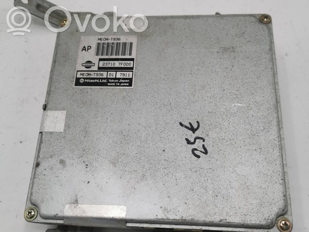 Nissan Terrano Engine control unit/module 