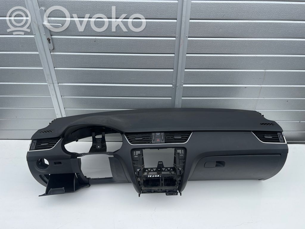 Skoda Octavia Mk3 (5E) Deska rozdzielcza 