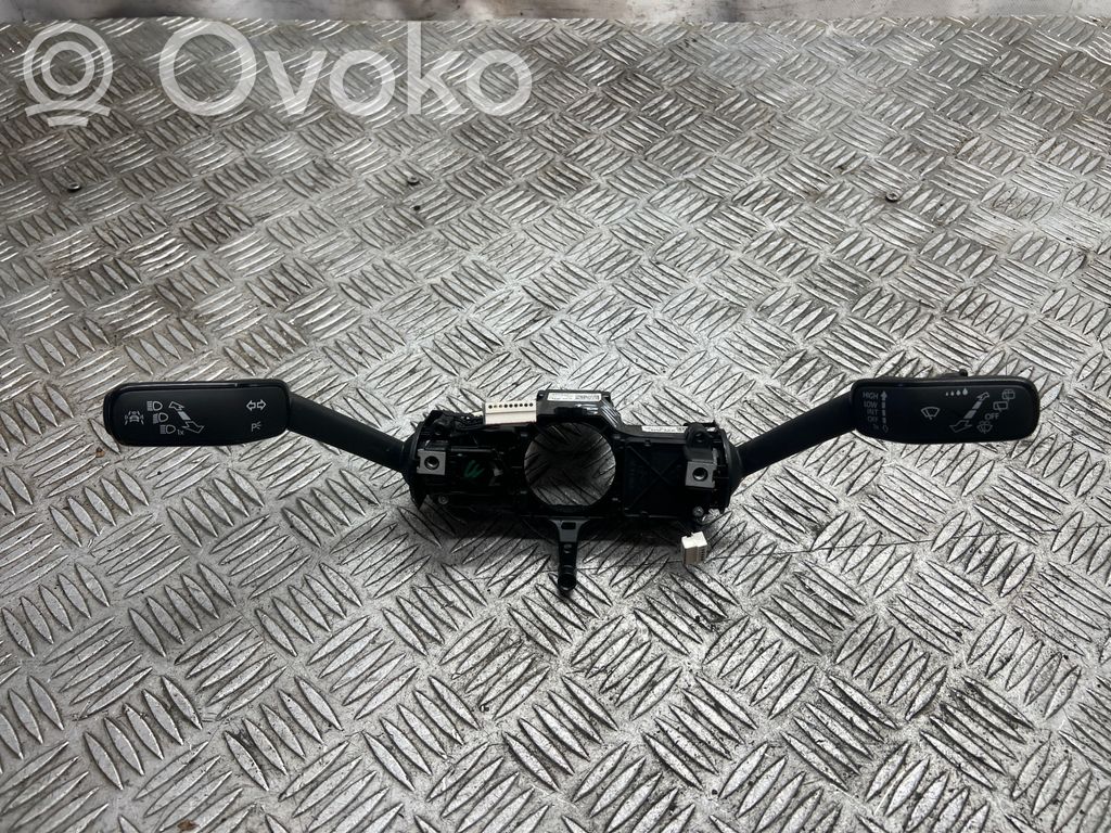 Volkswagen Tiguan Manetka / Przełącznik kierunkowskazów wycieraczek 