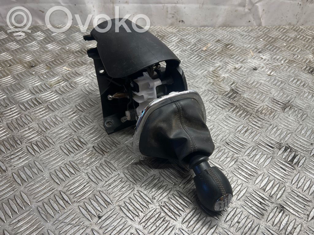 Opel Vivaro Lewarek zmiany biegów / górny 