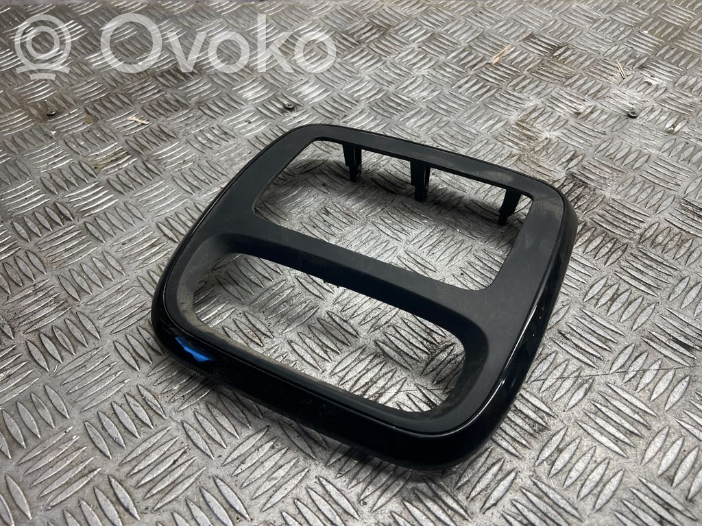 Opel Vivaro Rămă unitate radio/GPS 