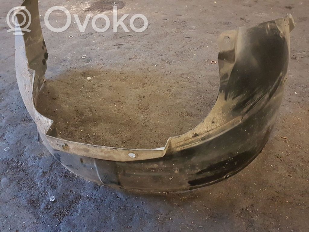 Front wheel arch liner splash guards