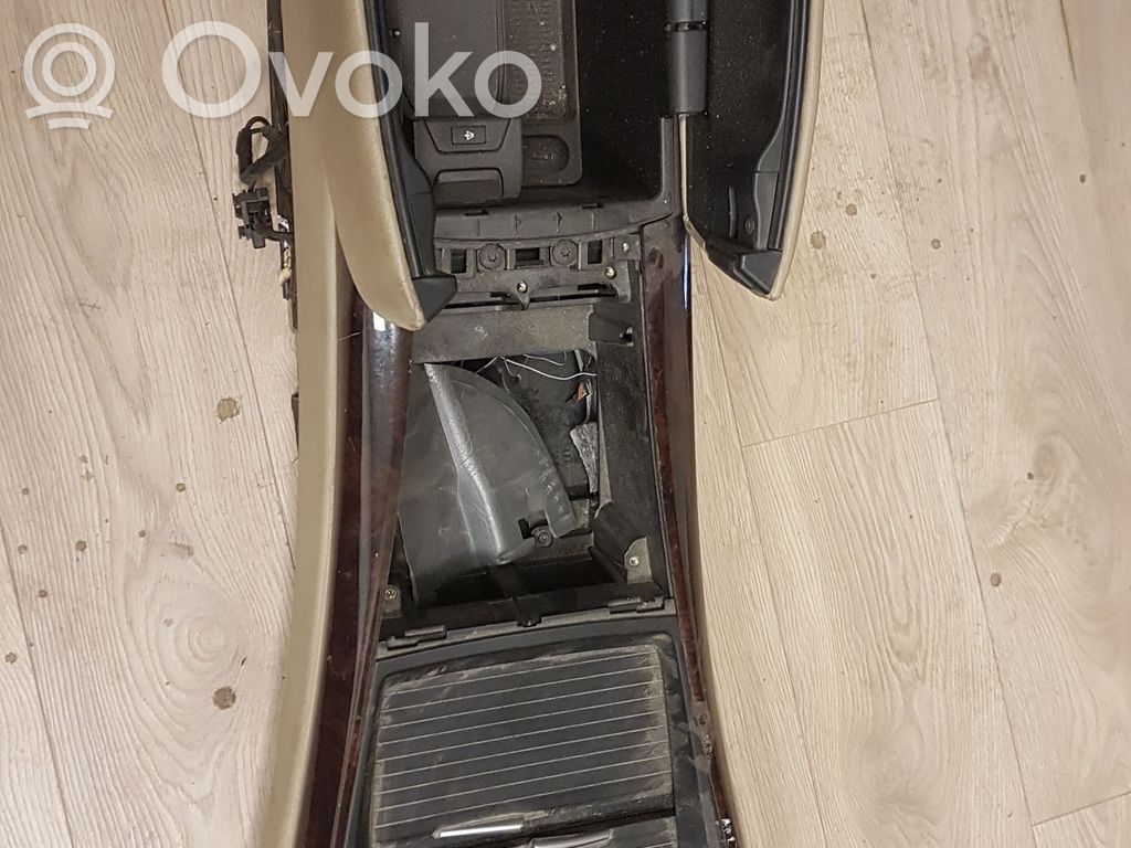 Center console   T0027635,70P200801,51166954942
