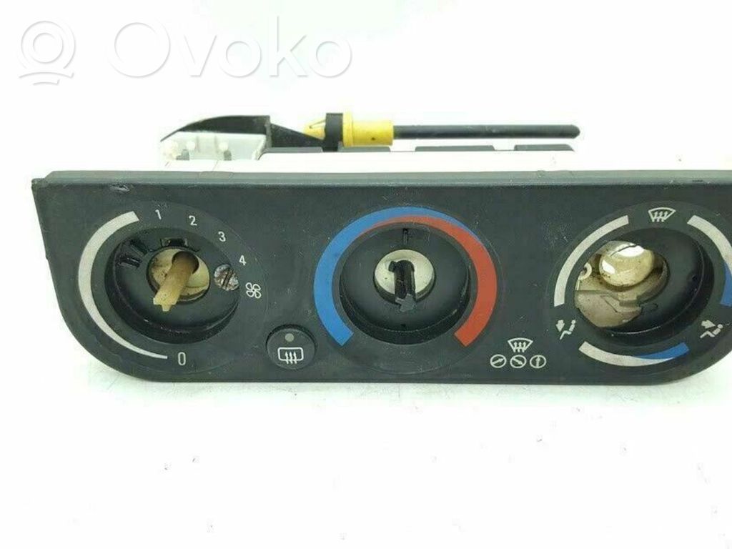 Climate control unit   1393870
