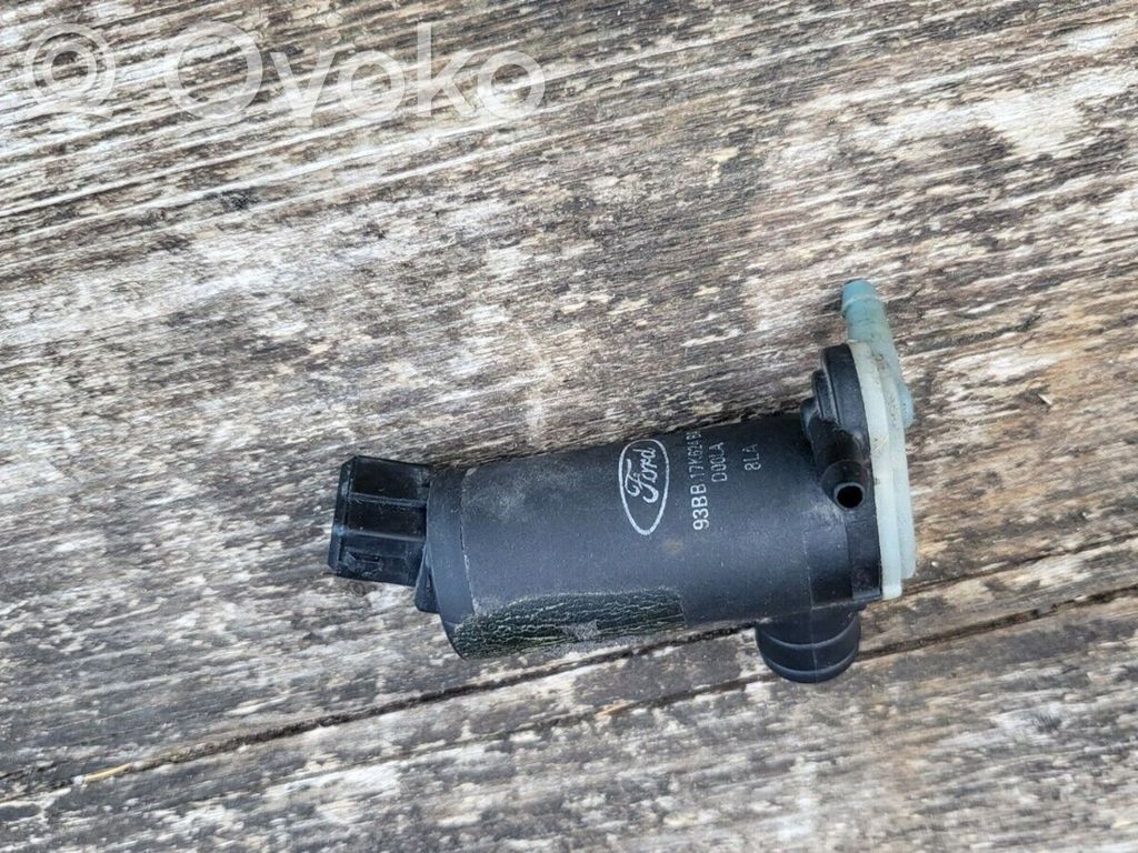 Windscreen/windshield washer pump   93BB17K624BA