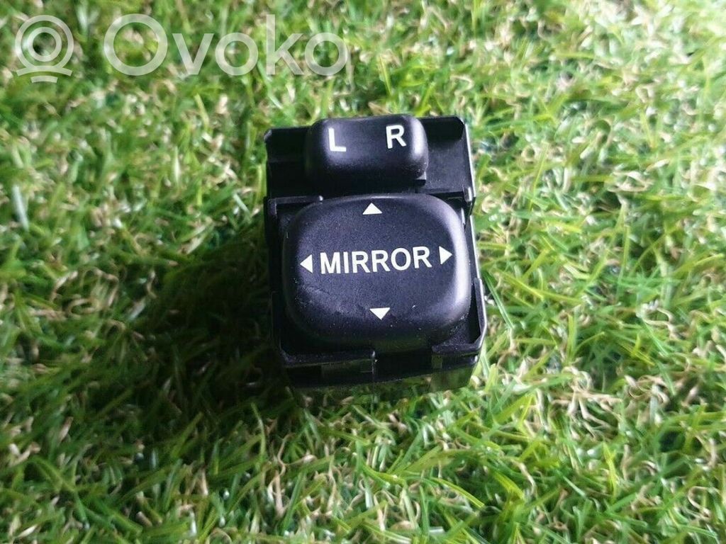 Wing mirror switch   183574