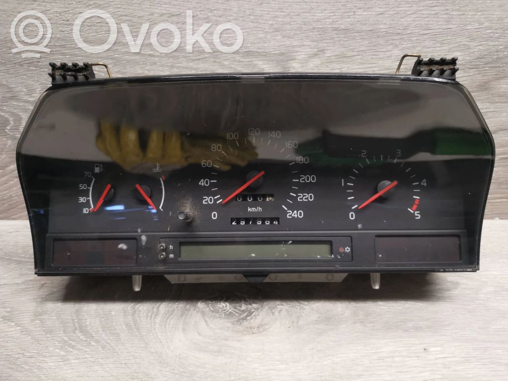 Volvo 850 Speedometer (instrument cluster) 
