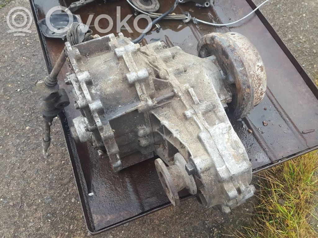Nissan Patrol Y60 Pārnesumkārbas reduktors / razdatka 