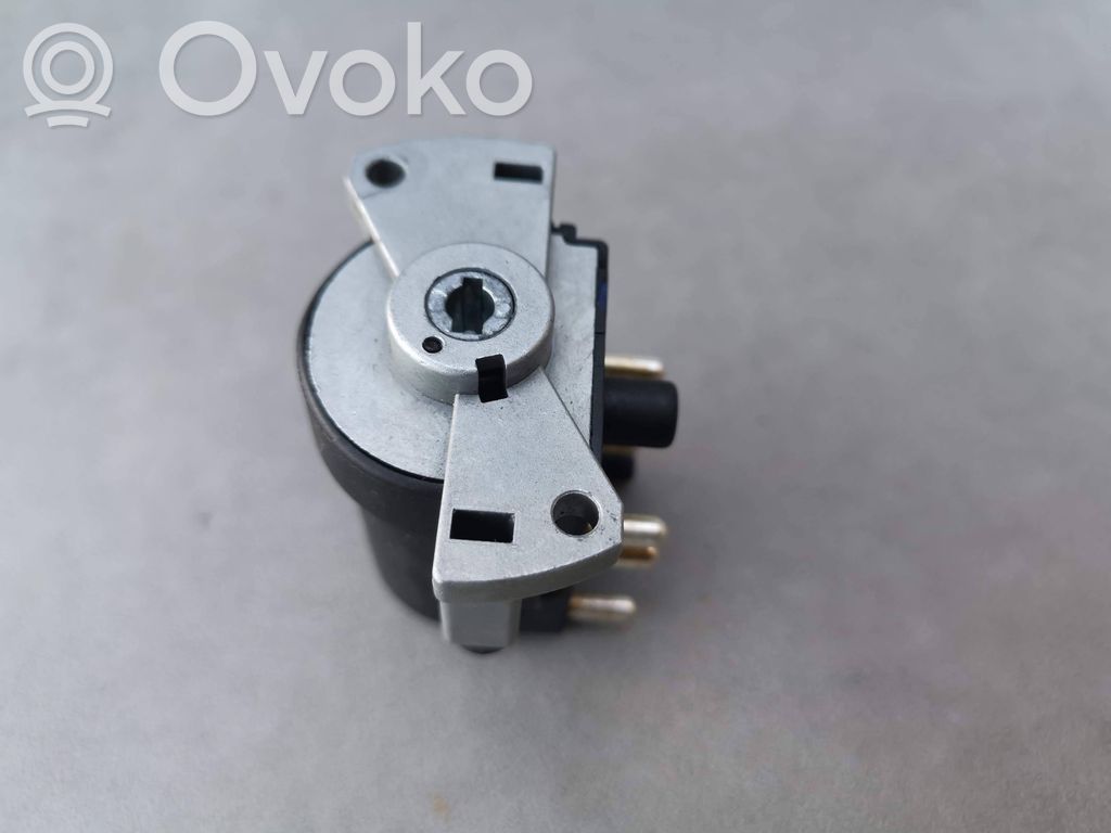 Saab 9-3 Ver1 Aizdedzes slēdža kontakti 