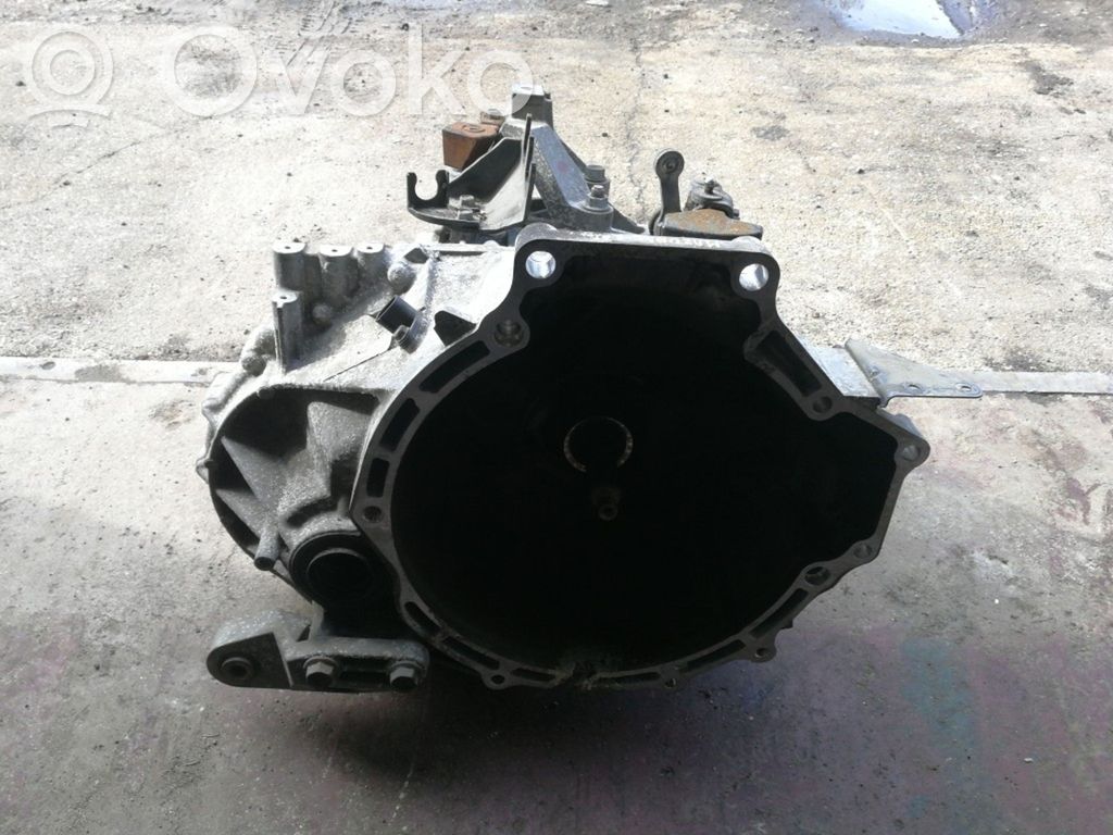 Manual 6 speed gearbox   D2C4
