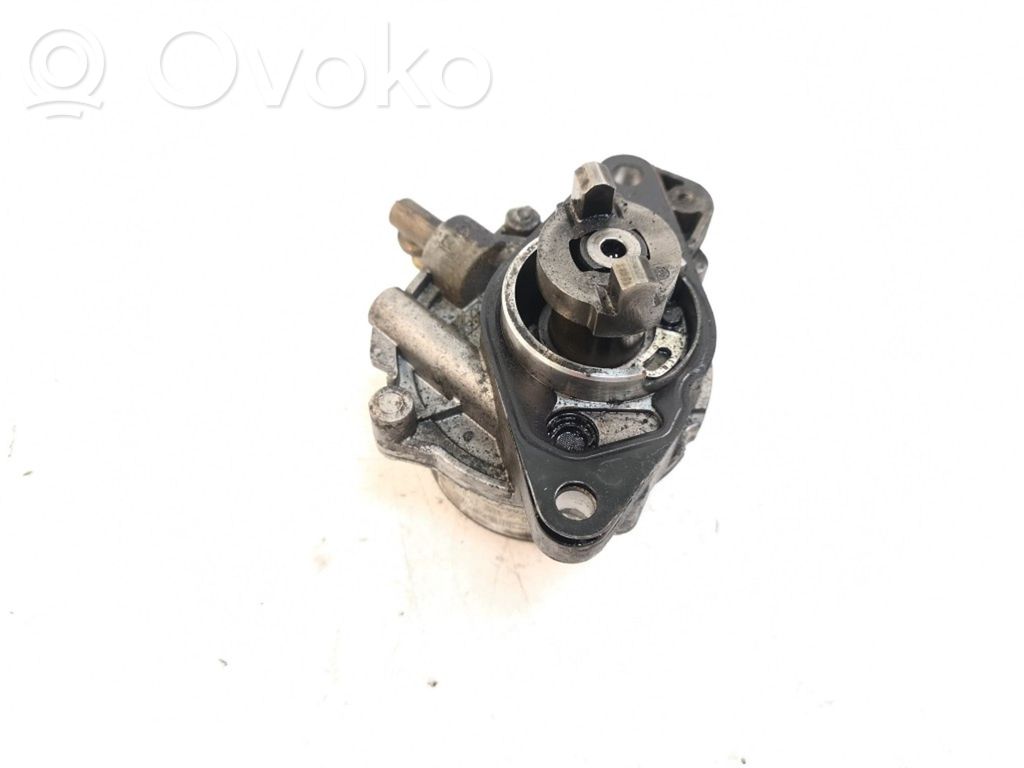 Suzuki Swift I Vacuum pump 