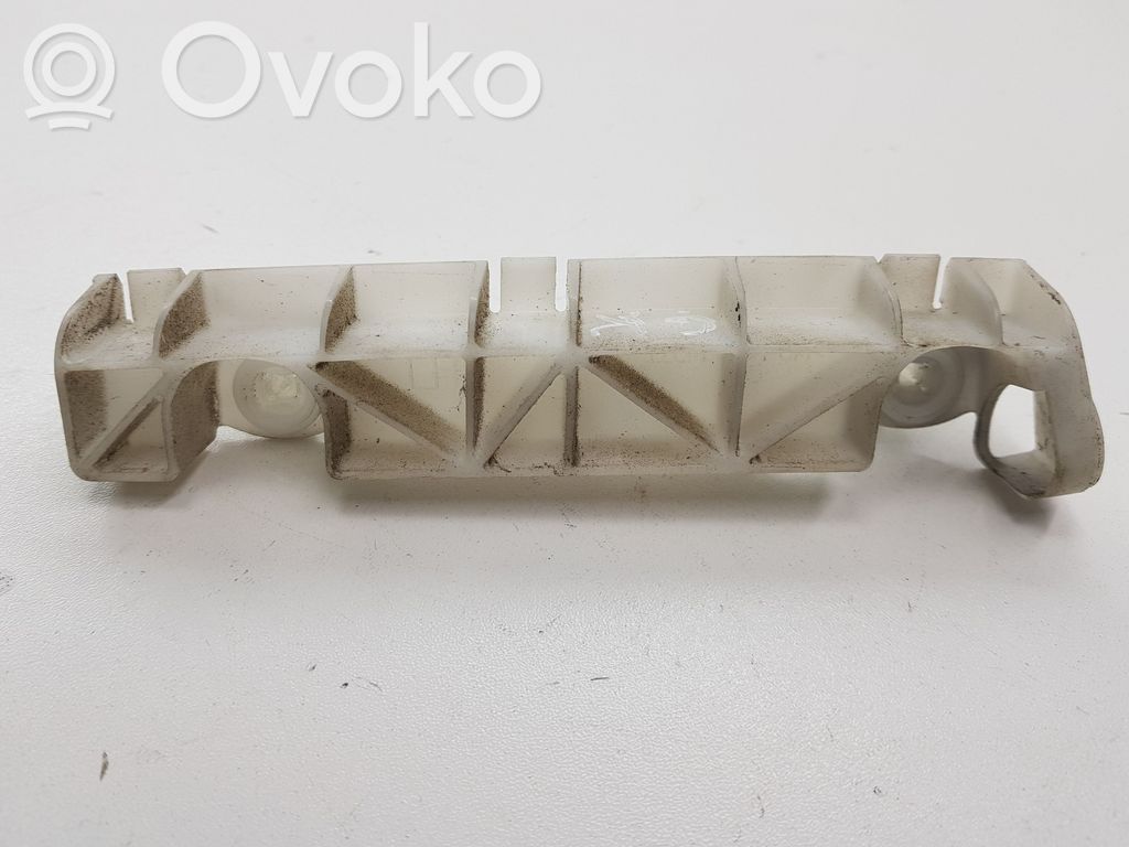 Rear bumper mounting bracket