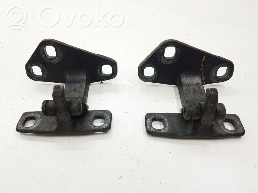 BMW X5 E53 Aizmugurējā pārsega eņģe (-ess) 