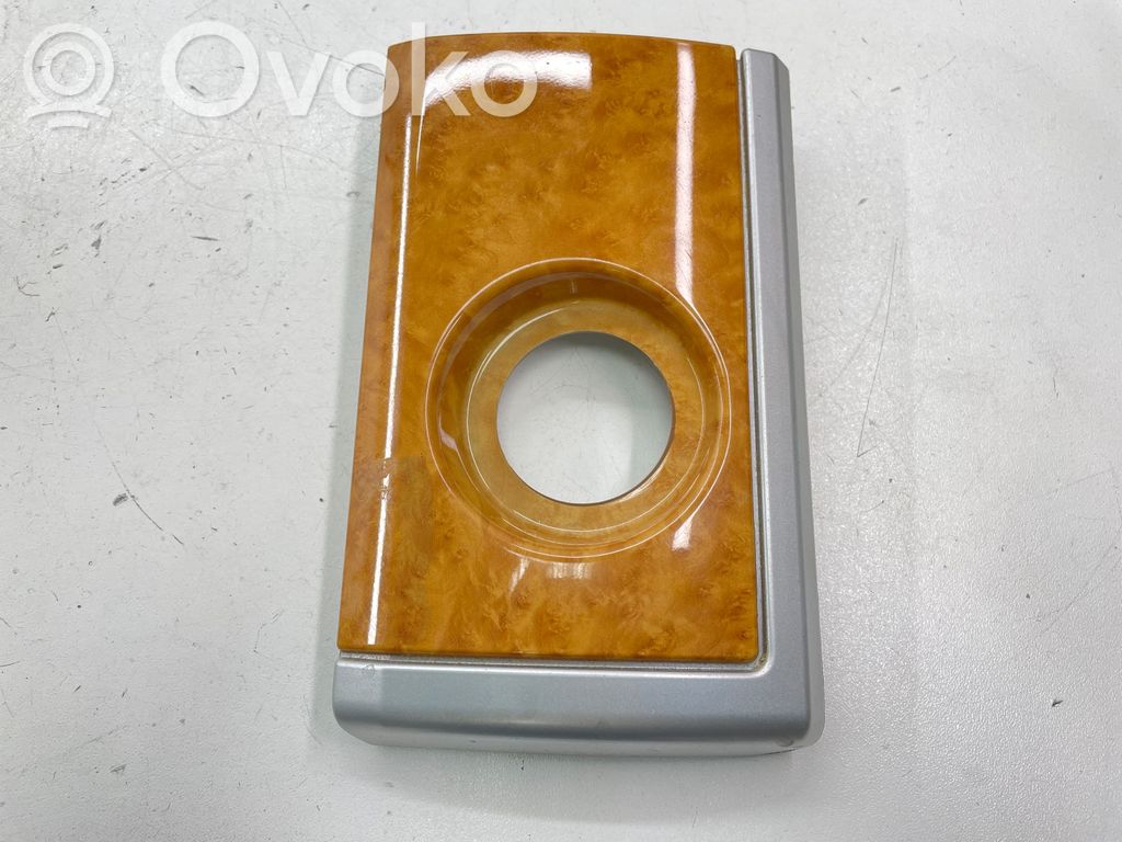 Moldura del panel (Usadas)   05028829AA,05028831AA