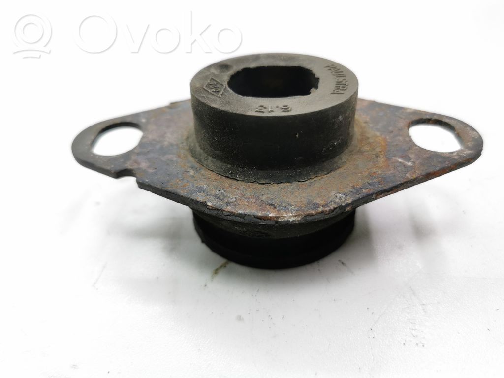 Renault Clio II Engine mount bracket 