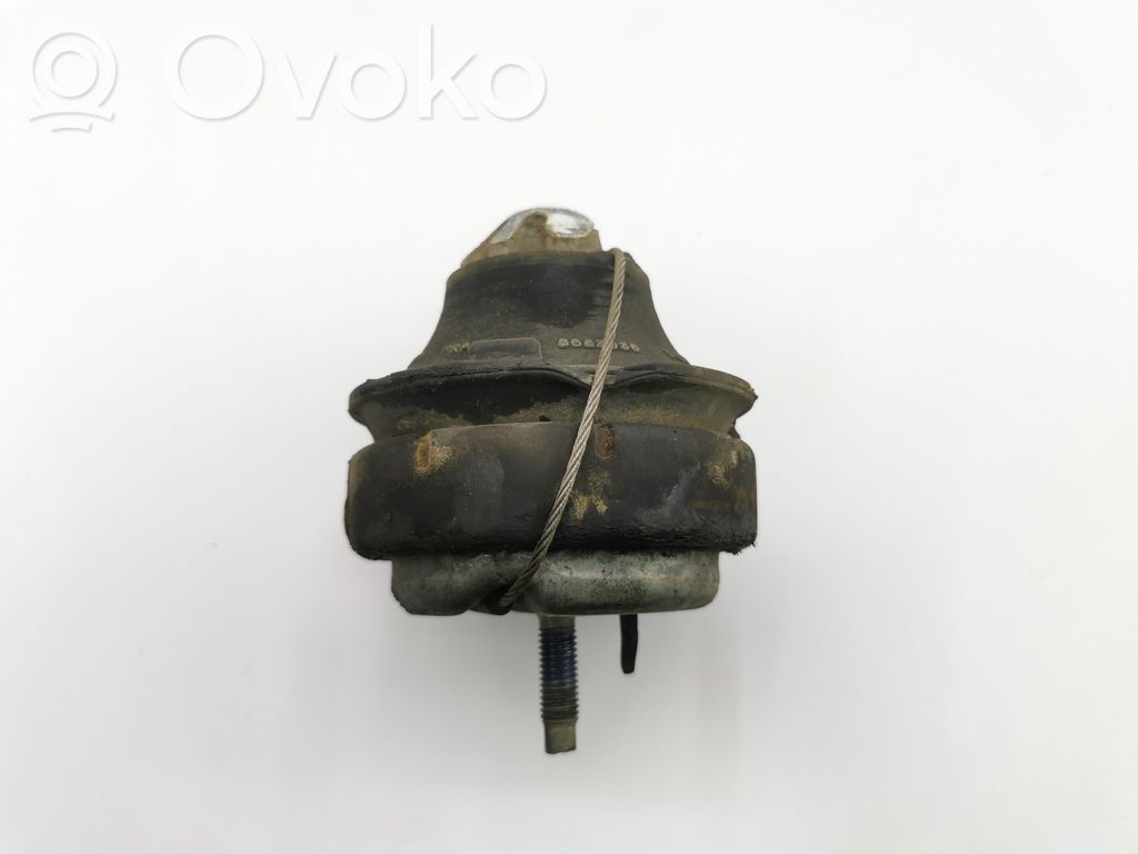 Volvo XC90 Engine mount bracket 