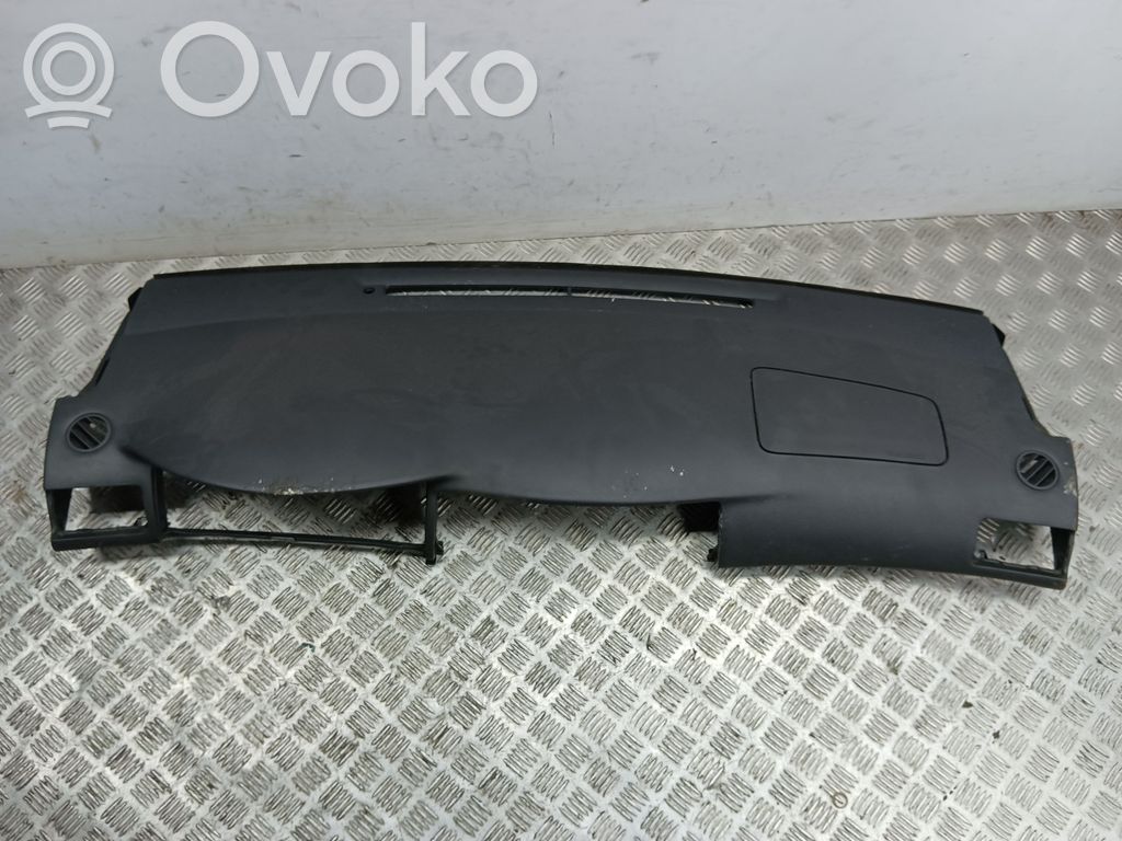 Toyota Corolla E120 E130 Panelis 