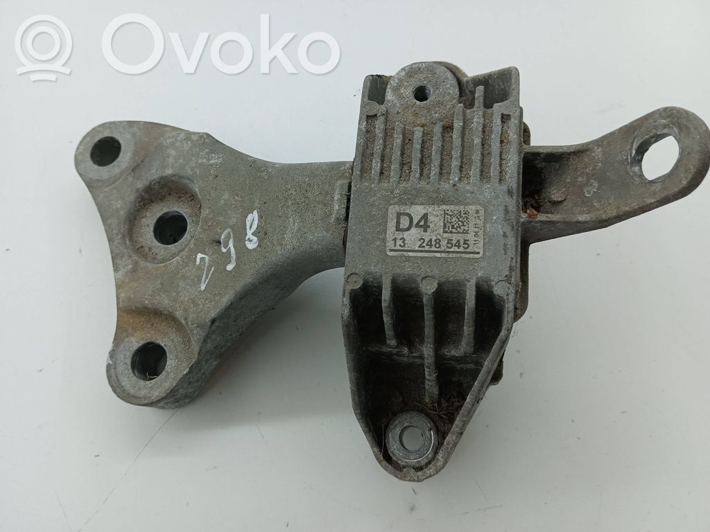 Opel Astra J Engine mount bracket 