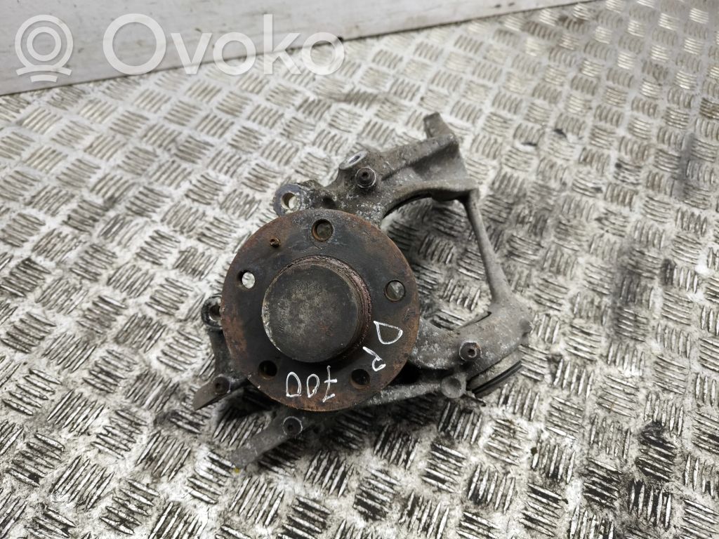 Front wheel hub
