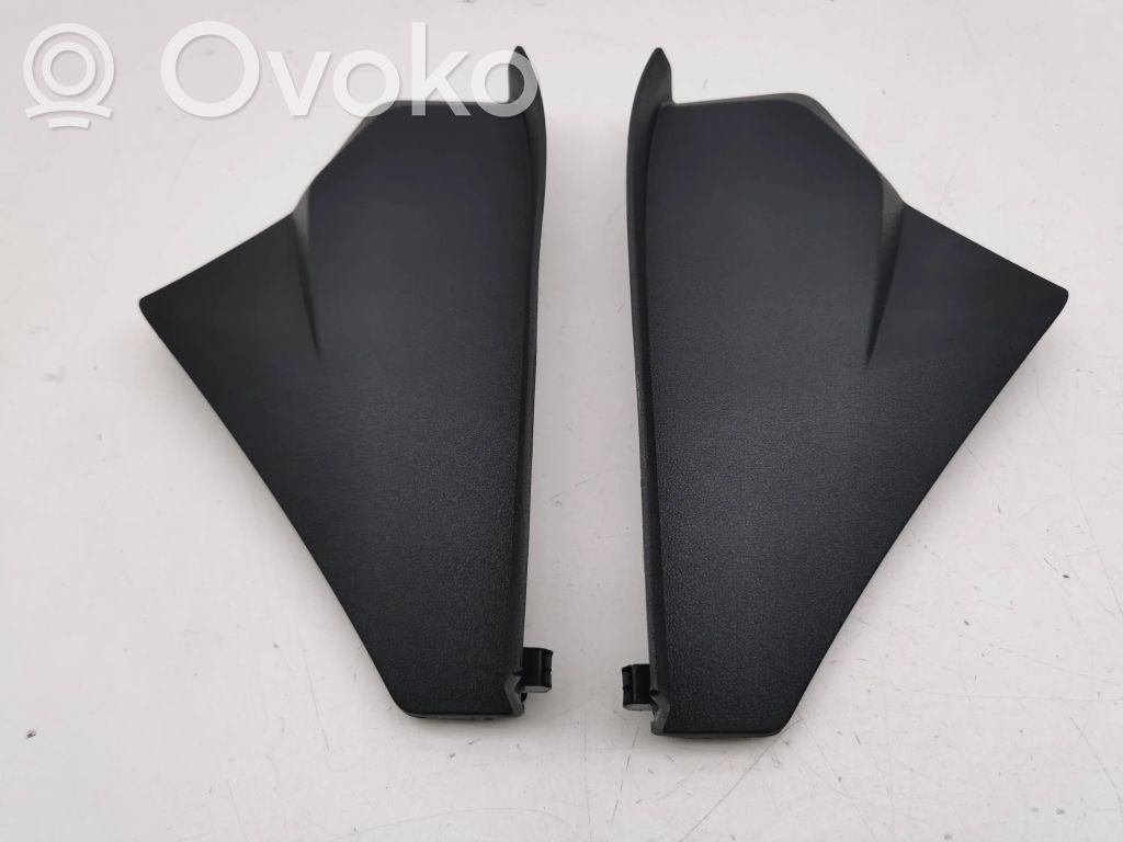 Panelės apdailos skydas (šoninis)   82A857085