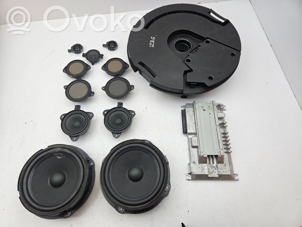 Audi A1 Audio system kit 
