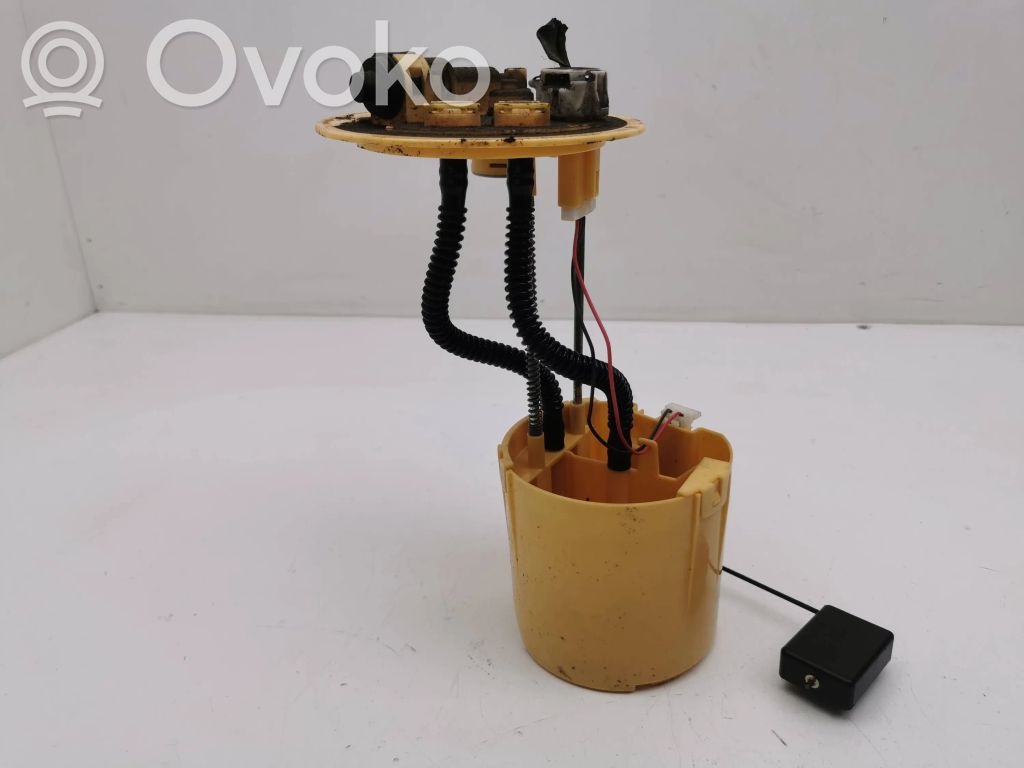 Toyota Yaris Fuel level sensor 