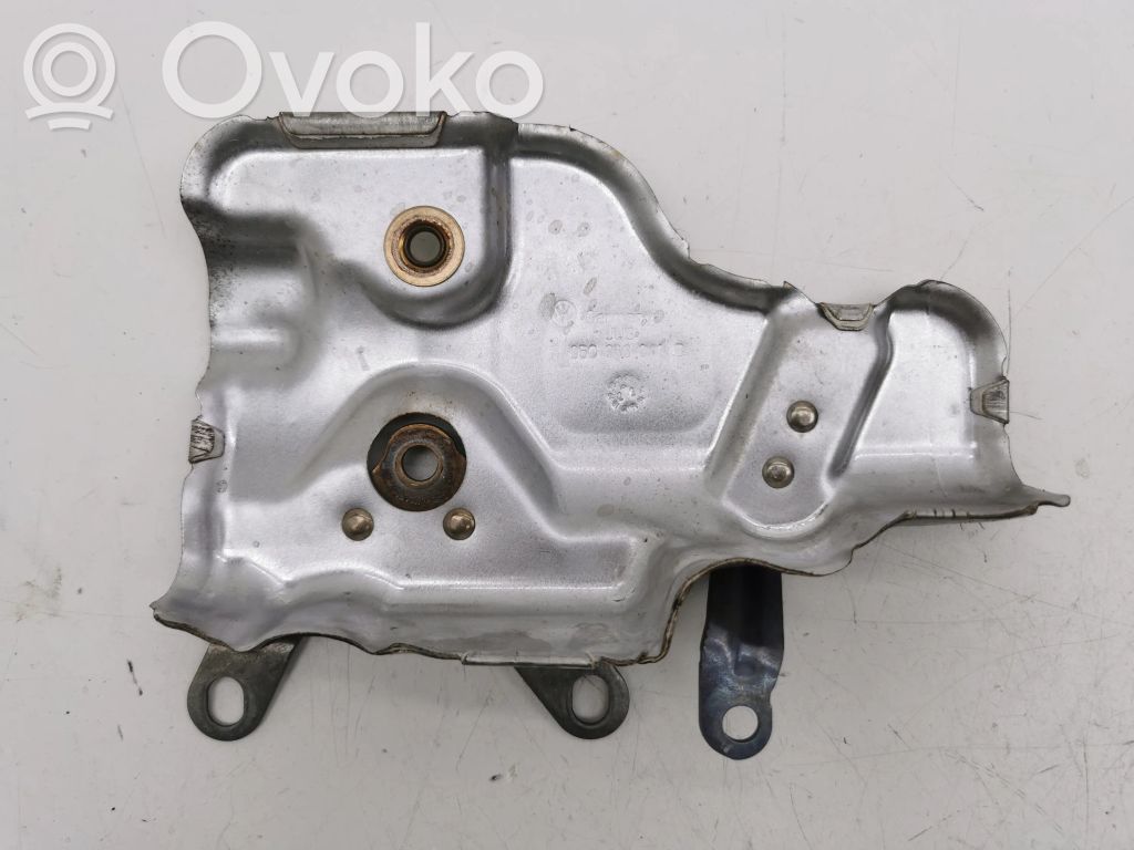 Skoda Octavia Mk4 Protección térmica del escape 
