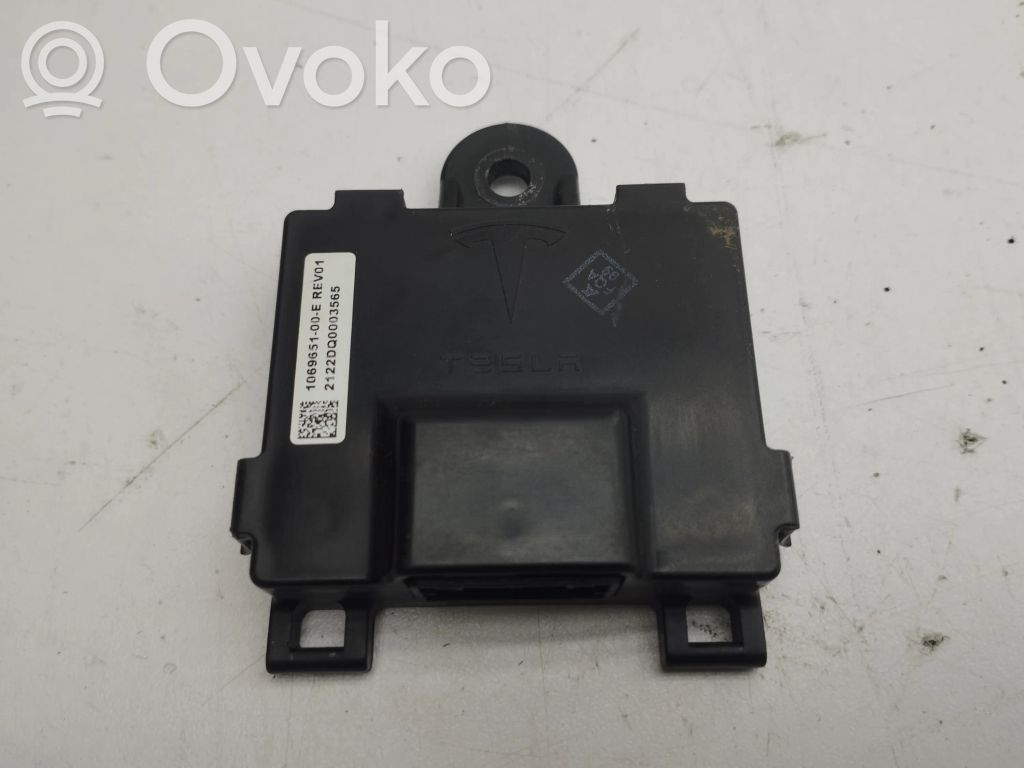 Unidad de control/módulo de la puerta   106965100E