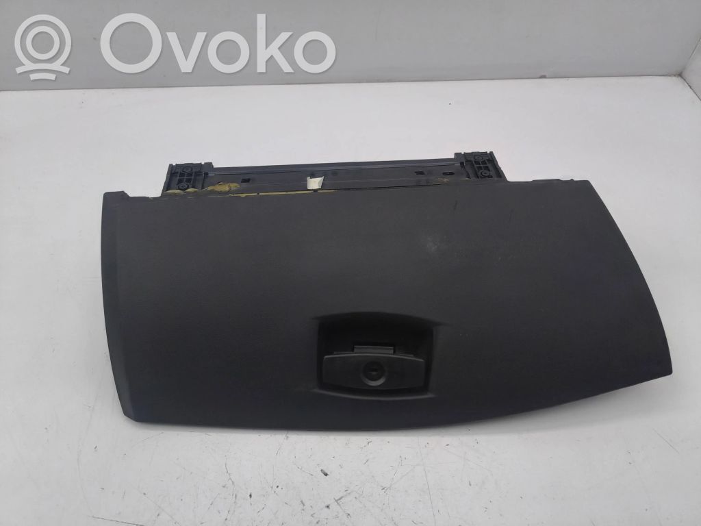 BMW 5 E60 E61 Glove box 