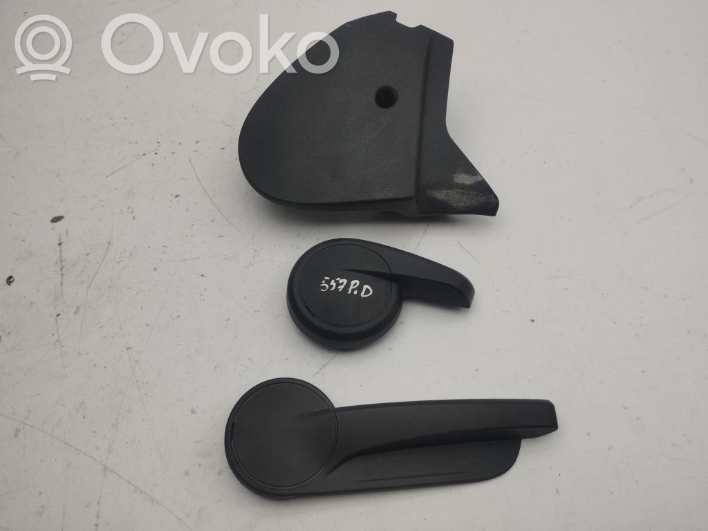 Opel Zafira C Uchwyt do regulacji siedziska 