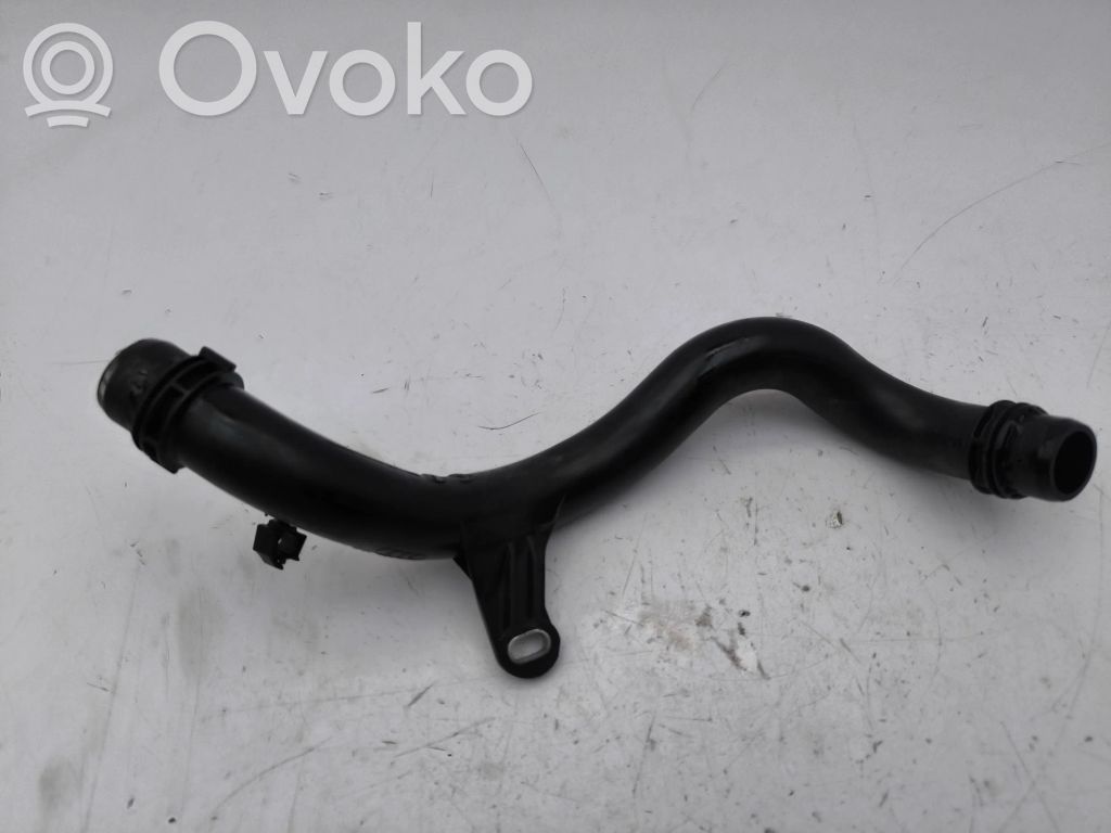 Audi A5 Tubo flessibile del liquido di raffreddamento del motore