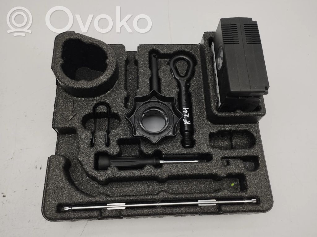 Tool set   82A012109