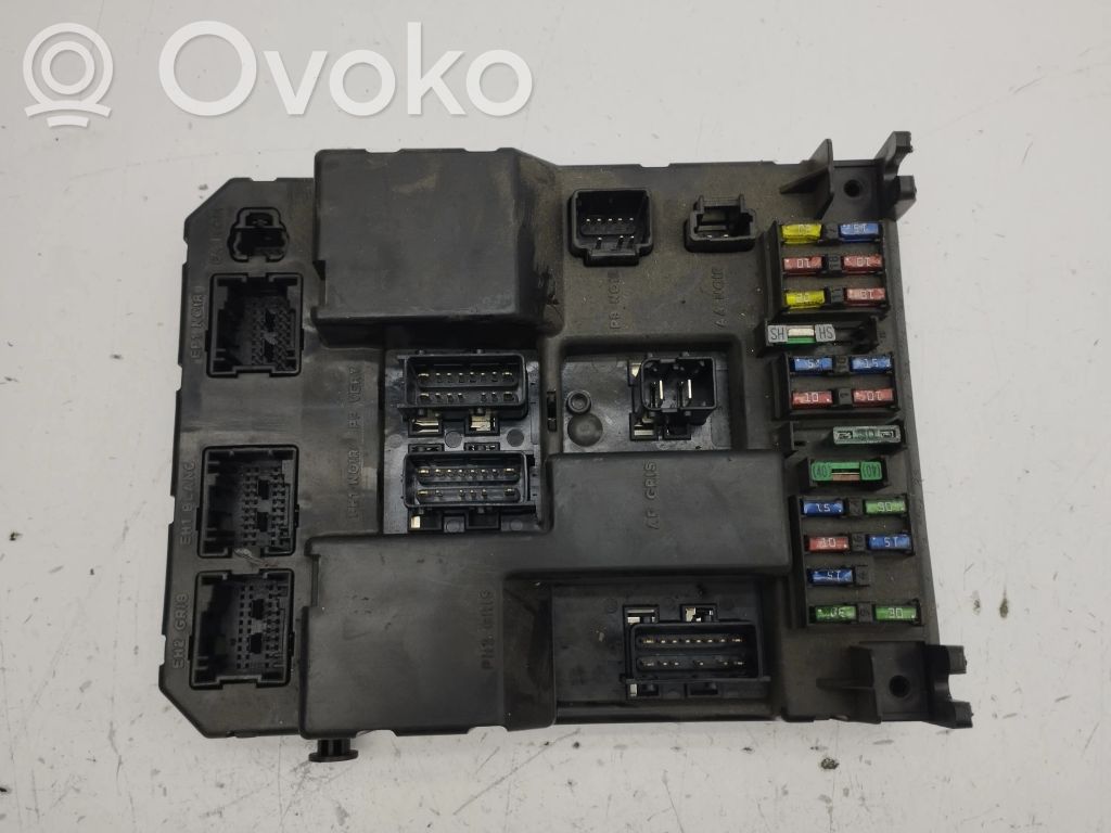 Peugeot 307 Módulo de fusible 