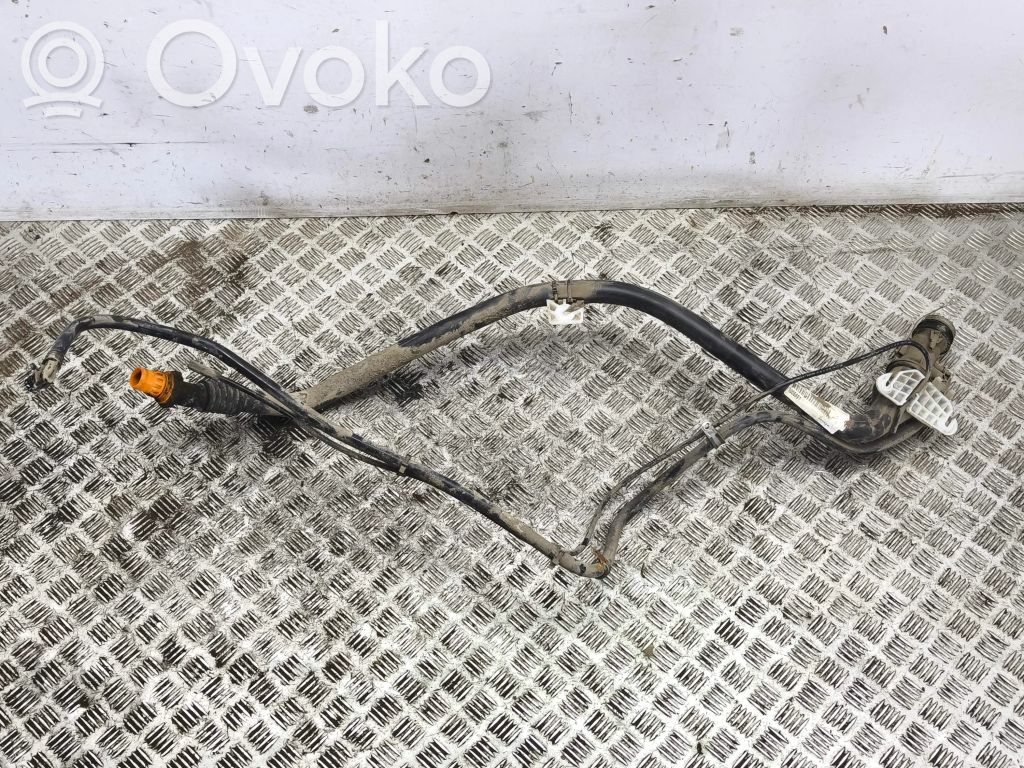 Mercedes-Benz ML W164 Polttoainesäiliön täyttöaukon suukappale 