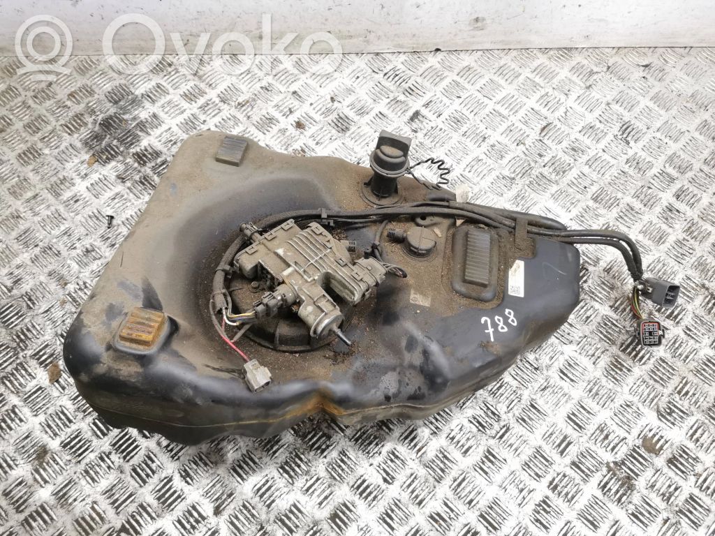 Mazda CX-7 AdBlue skysčio bakelis 