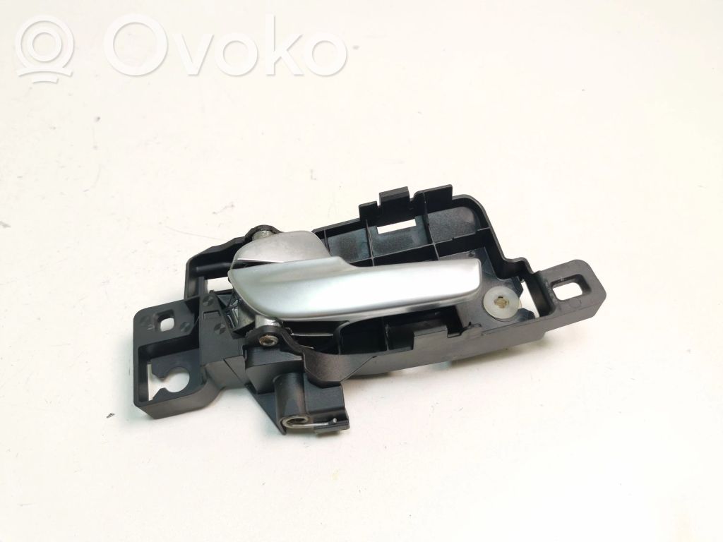 Manecilla interna puerta delantera   6M21U22601
