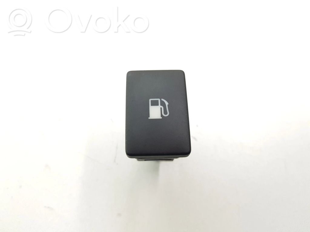 Lexus CT 200H Fuel tank opening switch 