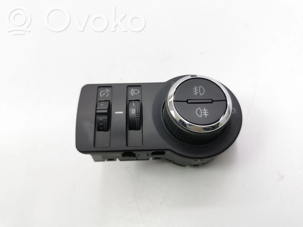 Chevrolet Trax Light switch 