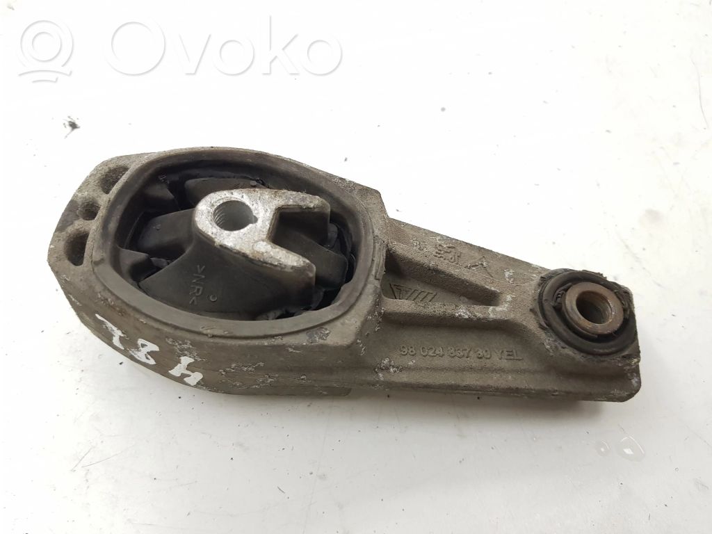 Peugeot 2008 I Engine mount bracket 