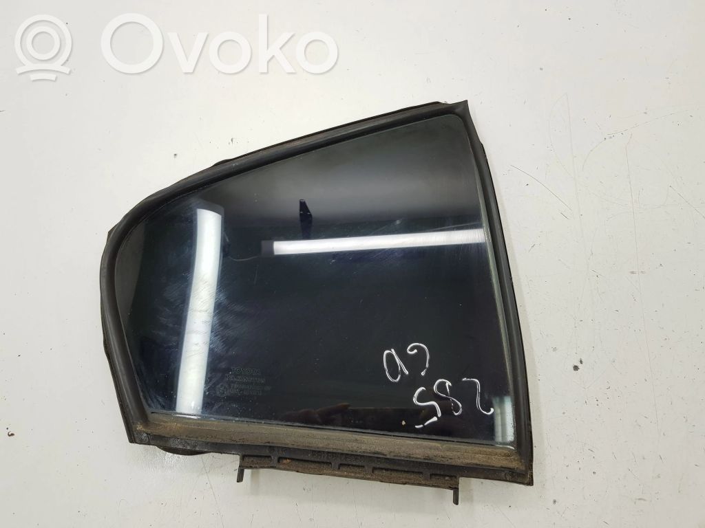 Toyota Avensis T270 Ventanilla de ventilación de la puerta trasera